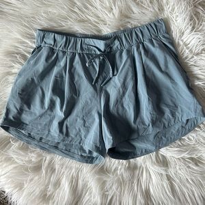 lululemon stroll at sundown mid rise short 3”